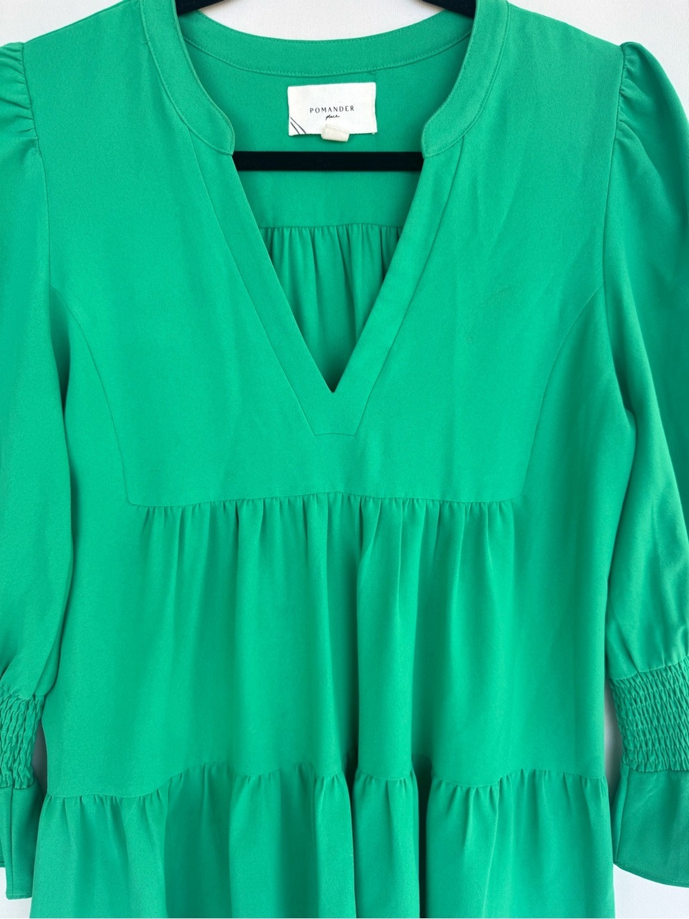 Pomander Place Emerald Green Tiered V-Neck Mini Shift Dress - Picture 5 of 13